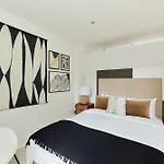 The Hampstead Wonder - Spacious 4Bdr House With Balcony