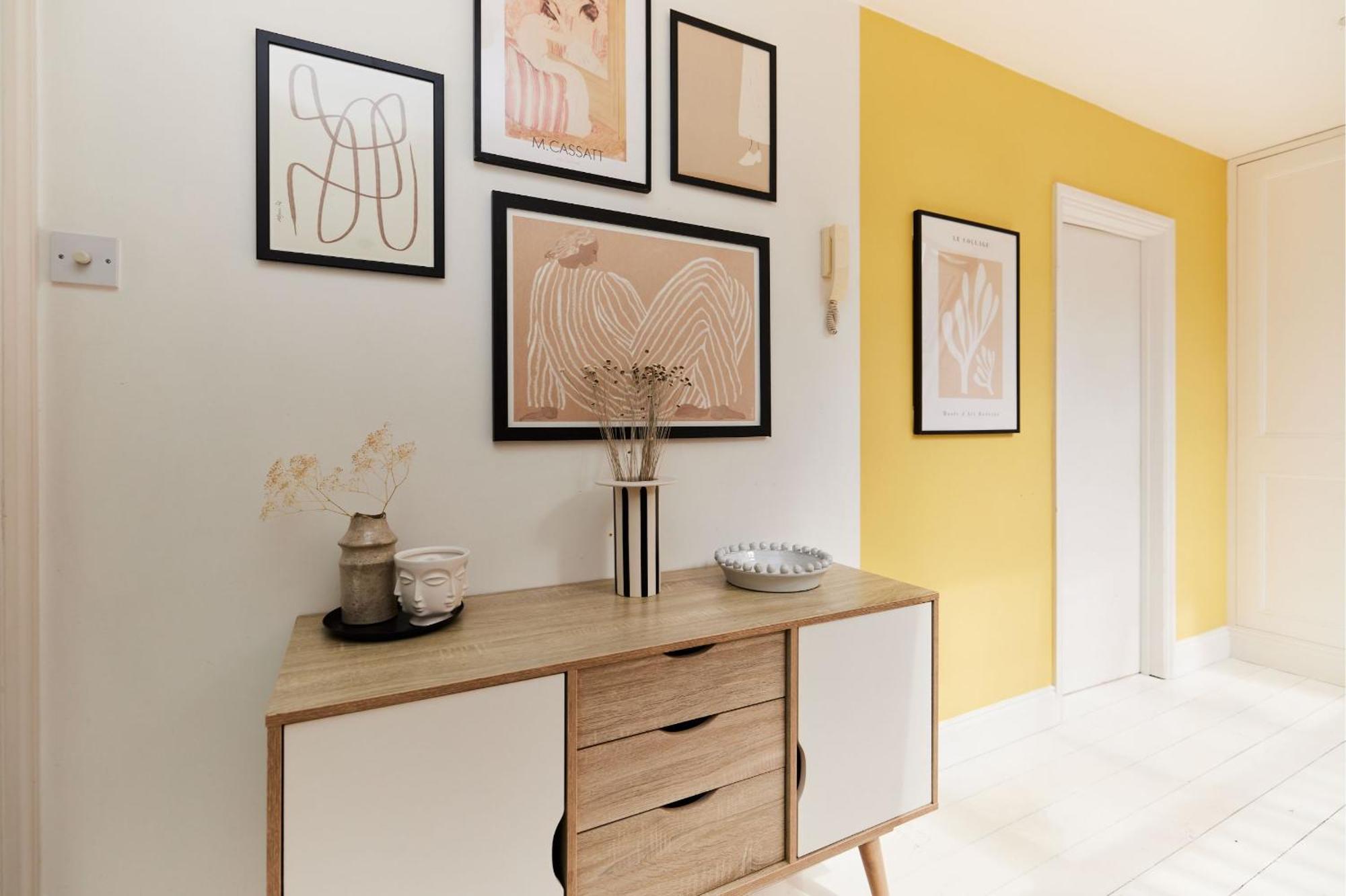 The Hampstead Wonder - Spacious 4bdr House With Balcony * Londra