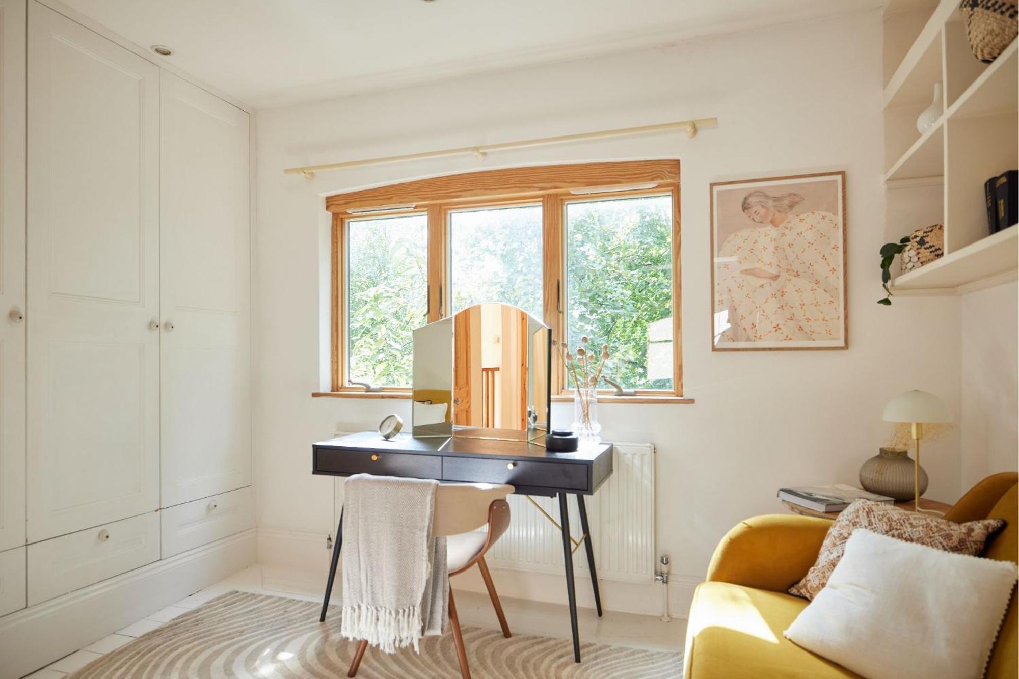 The Hampstead Wonder - Spacious 4bdr House With Balcony