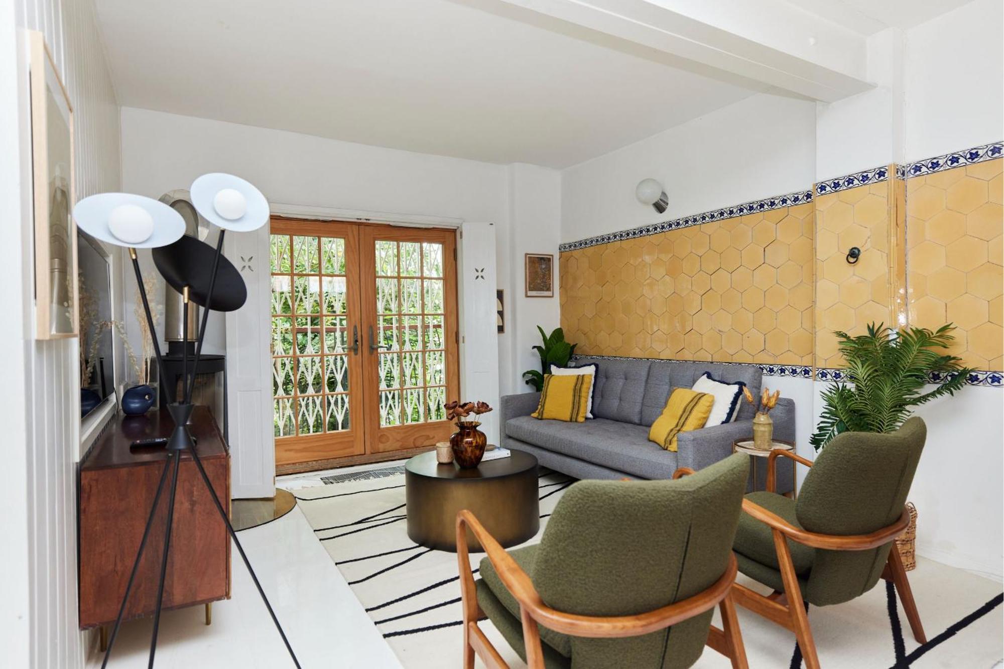 The Hampstead Wonder - Spacious 4bdr House With Balcony Appartamento *