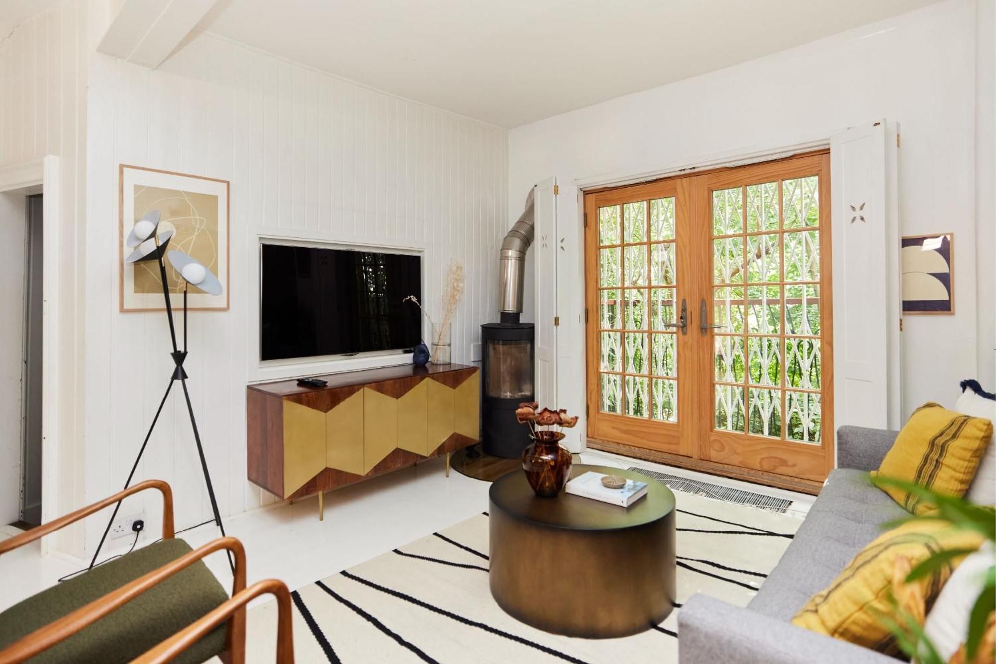 The Hampstead Wonder - Spacious 4bdr House With Balcony Appartamento *