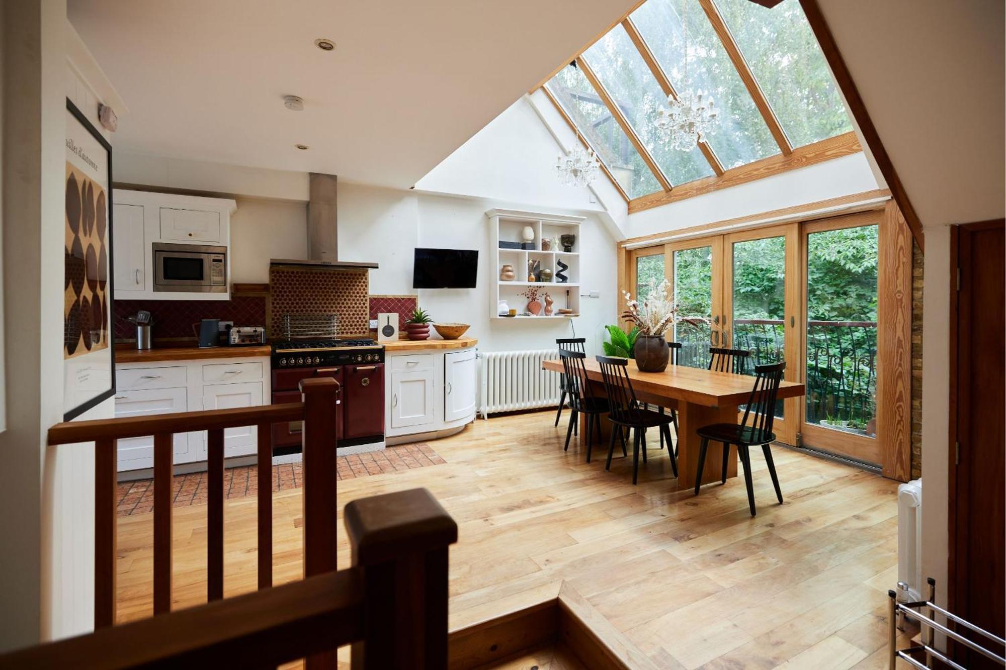 The Hampstead Wonder - Spacious 4bdr House With Balcony * Londra
